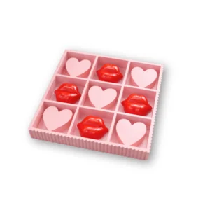 Housevitamin Decoratie Spel - Boter Kaas en Eieren Hart en Lip - Roze/ Rood - 33x33x5cm