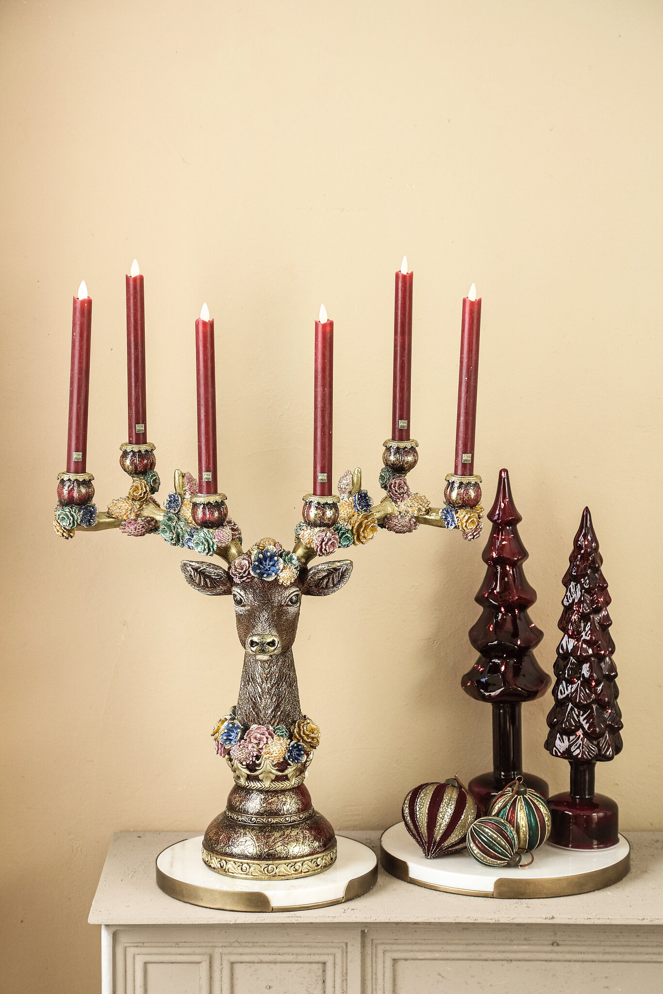 PTMD Deane Burgundy Rendier Kandelaar – Goud & Burgundy - Afbeelding 2